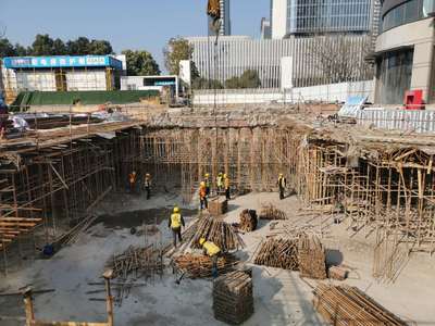 兩手抓兩手硬 | 記者實探南京建筑工地，如何織牢戰(zhàn)疫“防護(hù)網(wǎng)”推進(jìn)工程建設(shè)